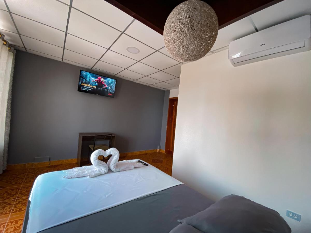 Hostal Casa Blanca Puerto Francisco de Orellana Zewnętrze zdjęcie